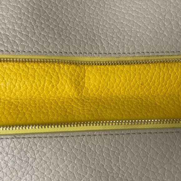 Kate Spade Grove Court Michelle pebbled leather tan yellow expanding tote bag - Picture 6 of 16